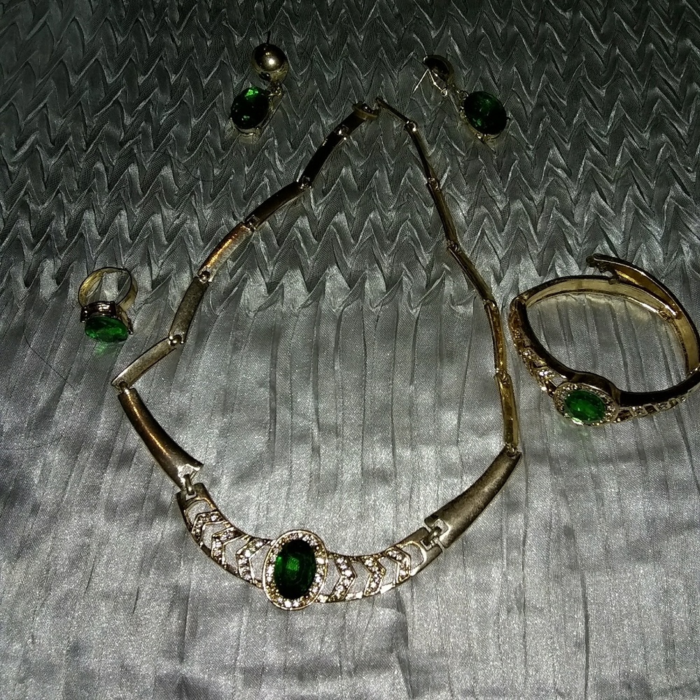 Jewelry - Picture 3 of 7